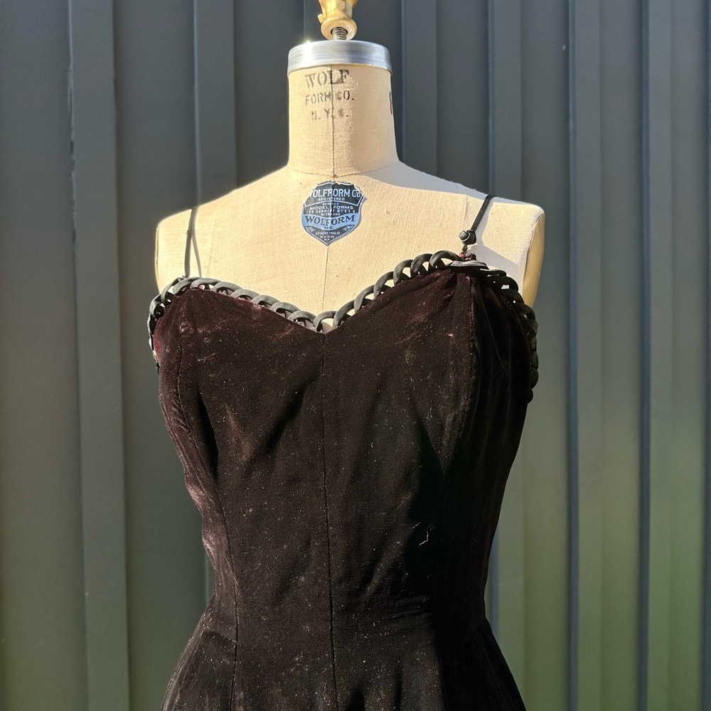 1950s Vintage Black Velvet Circle Skirt Dress- size S